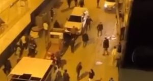 Çocukların kavgası ailelerin kanlı kavgasına dönüştü! Yaralılar var