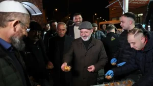 Çolakbayrakdar, Ramazan’da Mahalle Ziyaretleri Yapıyor