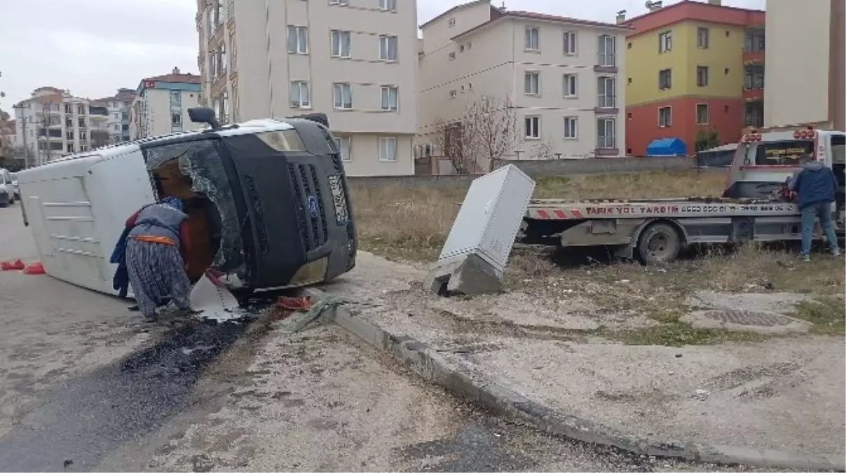 Çorum’da Minibüs ile Otomobil Çarpıştı: 5 Yaralı