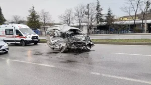 Çorum’da Otobüs-Kamyonet Çarpıştı: 1 Ölü, 6 Yaralı