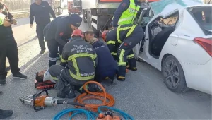 Çorum’da TIR’a Çarpan Sürücü Yaralandı