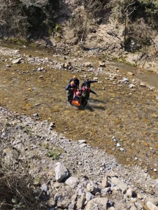 Defne Yaprağı Toplarken Dereye Düştü
