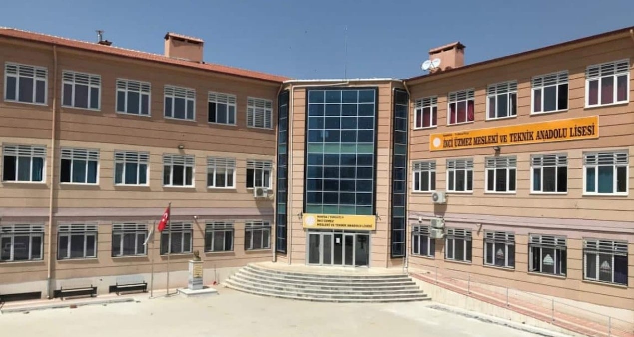 Derste Atatürk’e hakaret eden öğretmen tahliye edildi!