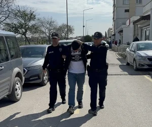 Direksiyonu Ayakla Kontrol Eden Sürücü Gözaltına Alındı