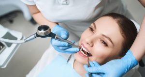 Diş hekimi uyardı: Ağızdaki değişimler bağırsak kanserinin işareti