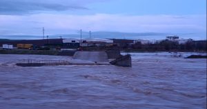 Diyarbakır’da sağanak: Çayın üzerindeki köprü yıkıldı