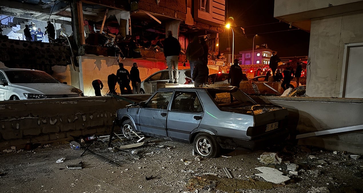 Doğal gaz patlamasında ortalık savaş alanına döndü! Çok sayıda yaralı var