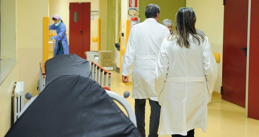 Doktorlar bayrama borçlu giriyor