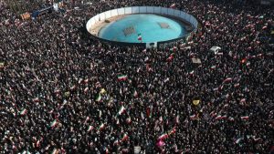 Donald Trump, İran’da yeni dini lider için sokağa çıkan yüz binlere ‘yapay zeka’ dedi