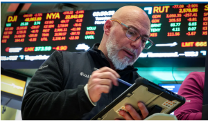 Dow Jones 400 Puan Düştü, Gün İçinde 1.200 Puanı Aşan Kayıp Görüldü