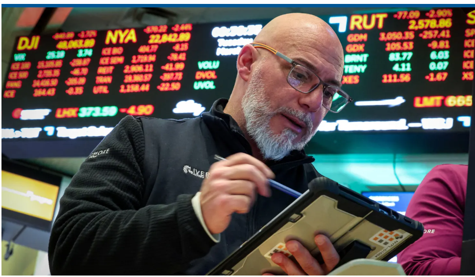 Dow Jones 400 Puan Düştü, Gün İçinde 1.200 Puanı Aşan Kayıp Görüldü