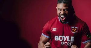 Dünyanın en kaslı futbolcusuna yasak