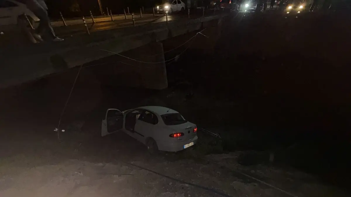 Düziçi’nde Otomobil Köprüden Düştü