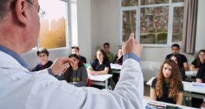 Eğitime yeni düzenleme yolda: Milyonlarca kişi okula geri dönecek