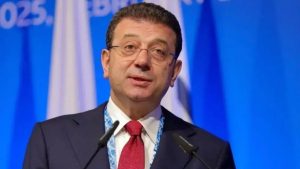 Ekrem İmamoğlu’nun ekibi yapay zeka ile miting alanını kalabalık göstermeye çalıştı