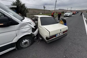 Elazığ’da Trafik Kazası: 4 Yaralı
