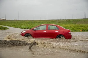 Erbil’de Sağanak Yağış Trafiği Olumsuz Etkiledi