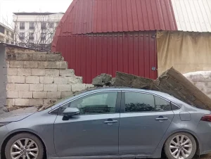 Erciş’te İstinat Duvarı Yıkıldı