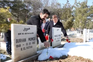 Erzincan depreminde hayatını kaybedenler törenle anıldı