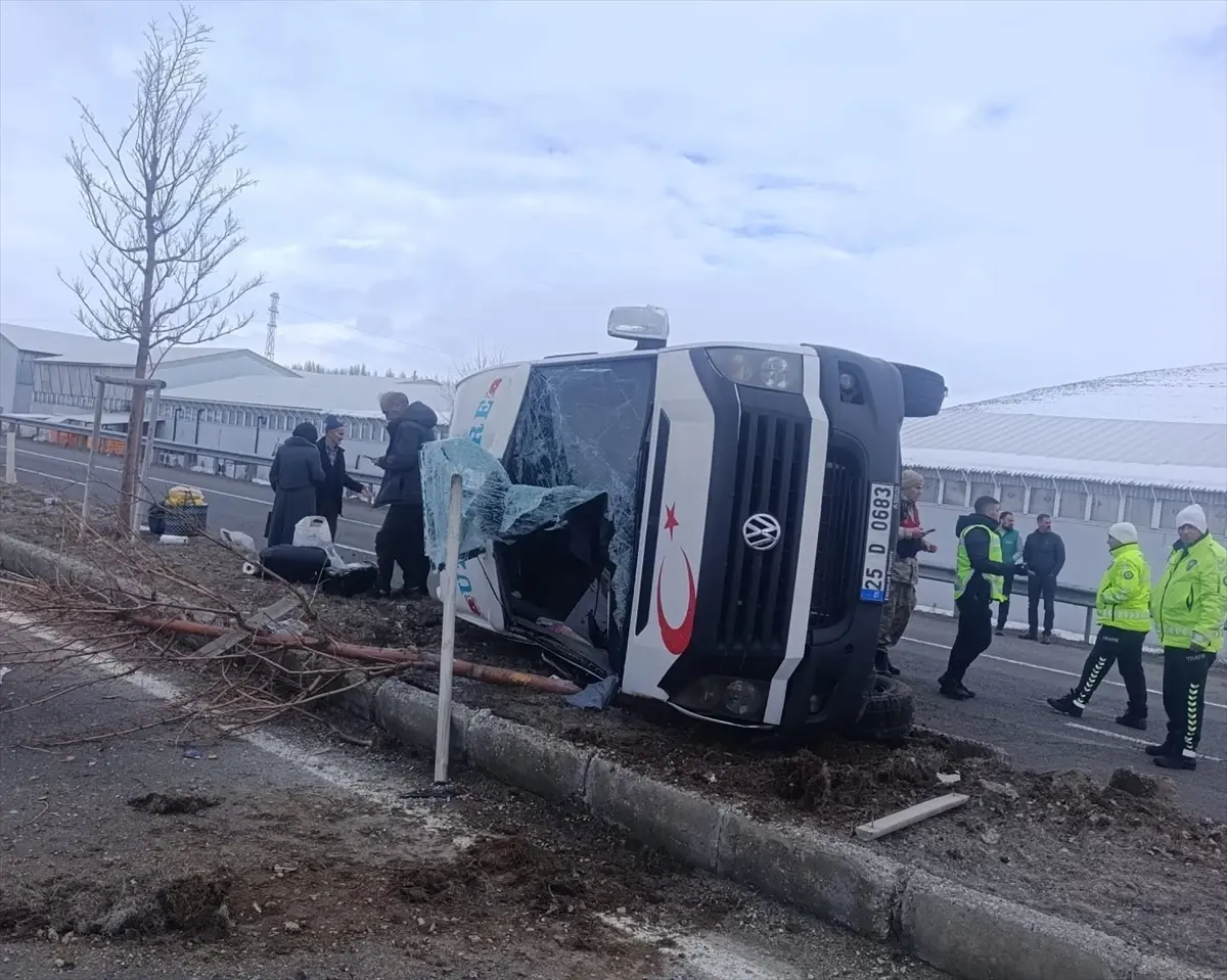 Erzurum’da Kamyon ve Minibüs Çarpıştı