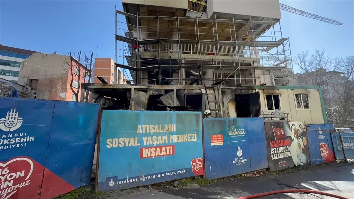 Esenler’de Yangın: İşçi Konteyneri Kullanılamaz Hale Geldi