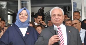 Eski bakanlar trafik kazası geçirdi