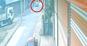 Evlerinin önünde kurşun yağmuru