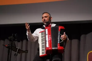 Evrim Kaşıkçı’dan ‘Kadın ve Göç’ Söyleşisi