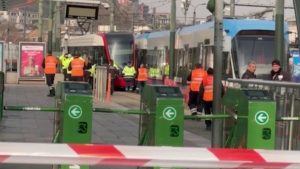 Fatih’te tramvay raydan çıktı, seferler aksadı