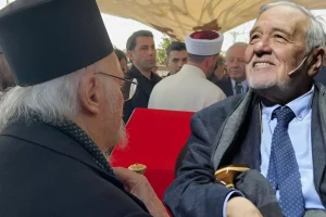 Fener Rum Patriği Bartholomeos, Ortaylı’nın tabutunun başında dua etti