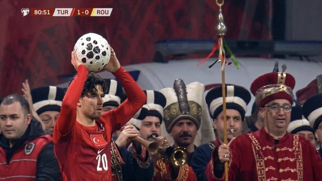 Ferdi Kadıoğlu ve mehter takımının o anı dünyada viral oldu