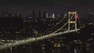 FSM Köprüsü Endometriozis İçin Sarı Işıklarla Aydınlatıldı