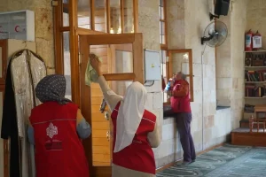 Gaziantep’te Camilerde Temizlik