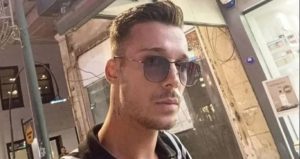 Genç müzisyeni sokak ortasında kalbinden bıçakladılar