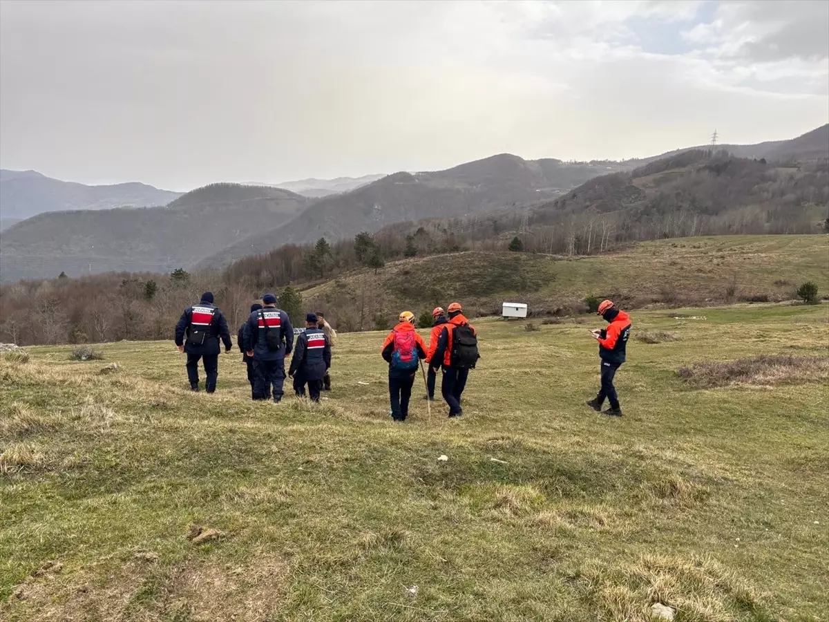 Geyve’de Kayıp 75 Yaşındaki Adam İçin Arama Çalışması