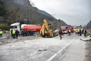 Geyve’de Trafik Kazası: 2 Yaralı