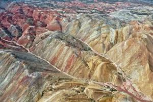 Gökkuşağı Tepeleri İlkbahar Renklerine Büründü