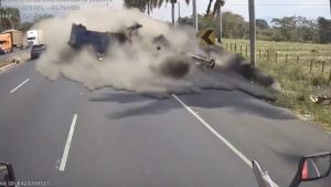 Guatemala’da feci kaza kamerada: 3 kişi hayatını kaybetti