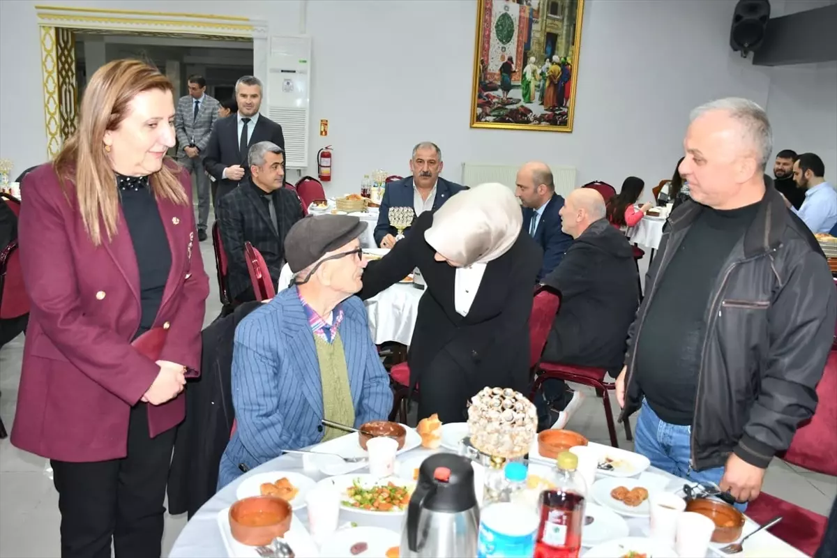 Gümüşhacıköy’de gazi ve şehit aileleri onuruna iftar programı düzenlendi