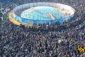 Hamaney’in ölümü sonrası Tahran’da mahşeri kalabalık! Sayı giderek artıyor