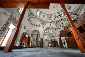 Haseki Hürrem Sultan Camisi: Osmanlı Mimarisi ve Sosyal Yardım