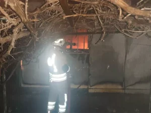 Hatay’da Konteyner Depoda Yangın