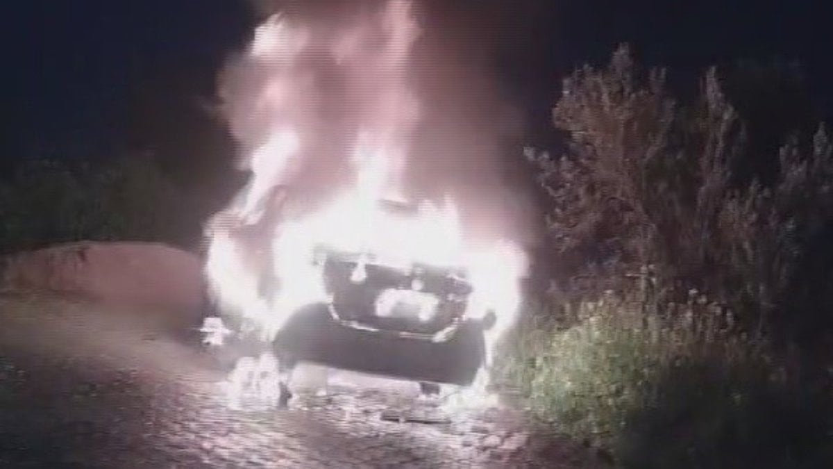 Hatay’da otomobili kundaklamak isteyen şahıs kendini yaktı