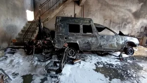 Havran’da Yangın: 1 Yaralı, 2 Araç Kül Oldu