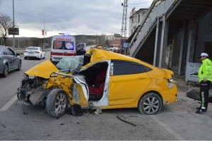 Havza’da Trafik Kazası: Sürücü Ağır Yaralı