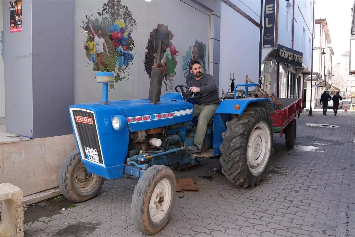 Hayırsever Traktörünü Filistin için Bağışladı