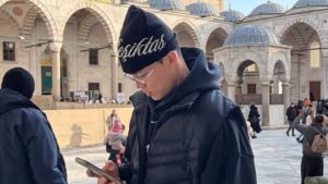 Hyeon-gyu Oh’tan İstanbul turu: Sultanahmet Camii’ni ziyaret etti