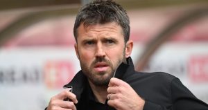 İdare etsin diye takımın başına geldi şimdi kimse bileğini bükemiyor