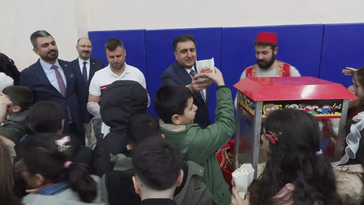 İl Mili Eğitim Müdürü Yentür: Bu bayram vesilesiyle barış ve kardeşliğin komşu ülkelere yayılmasını istiyoruz