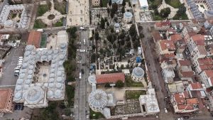 İlber Ortaylı son yolculuğuna uğurlanıyor: Fatih Camii havadan görüntülendi